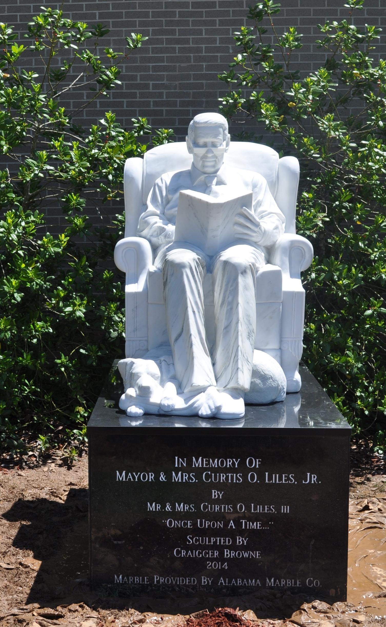 https://alabama-travel.s3.amazonaws.com/partners-uploads/photo/image/55422b62e2e54d3b4e000055/mayor.jpg