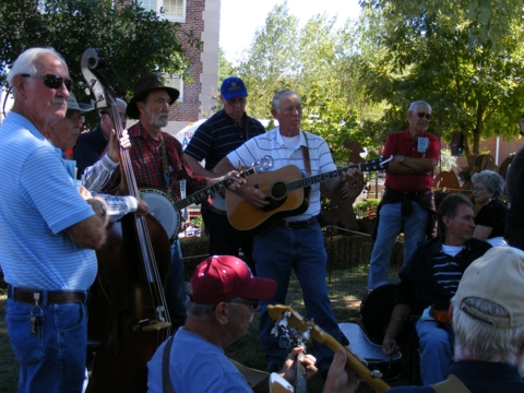 Tennessee Valley Old Time Fiddlers Convention - Athens - Alabama.Travel