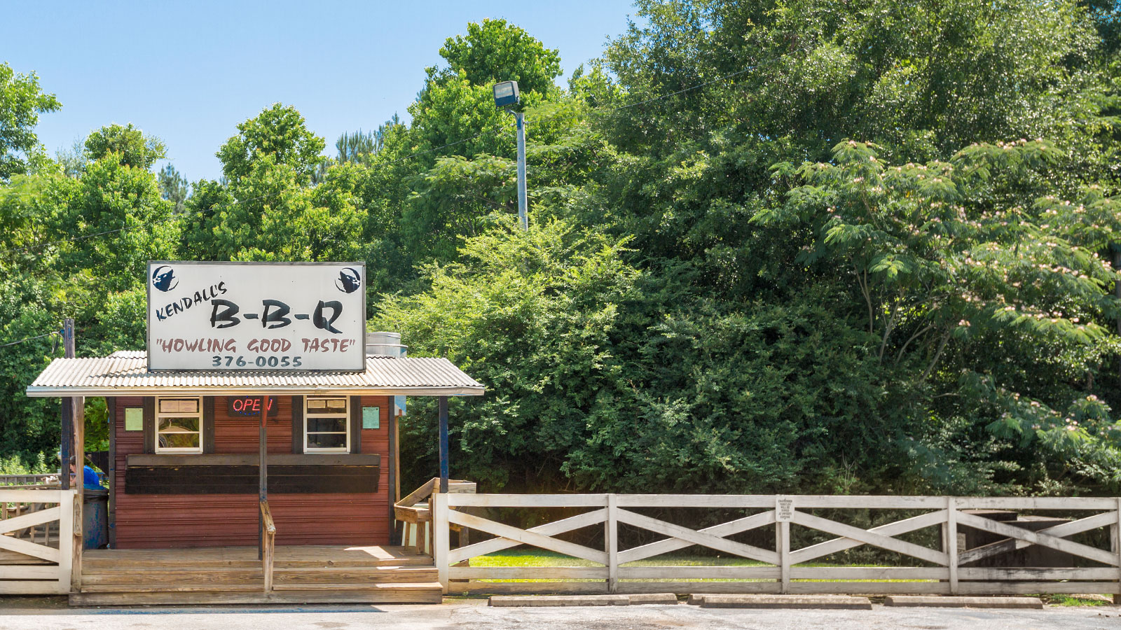 Kendall's BBQ Alabama.Travel