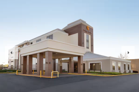 La Quinta Inn & Suites