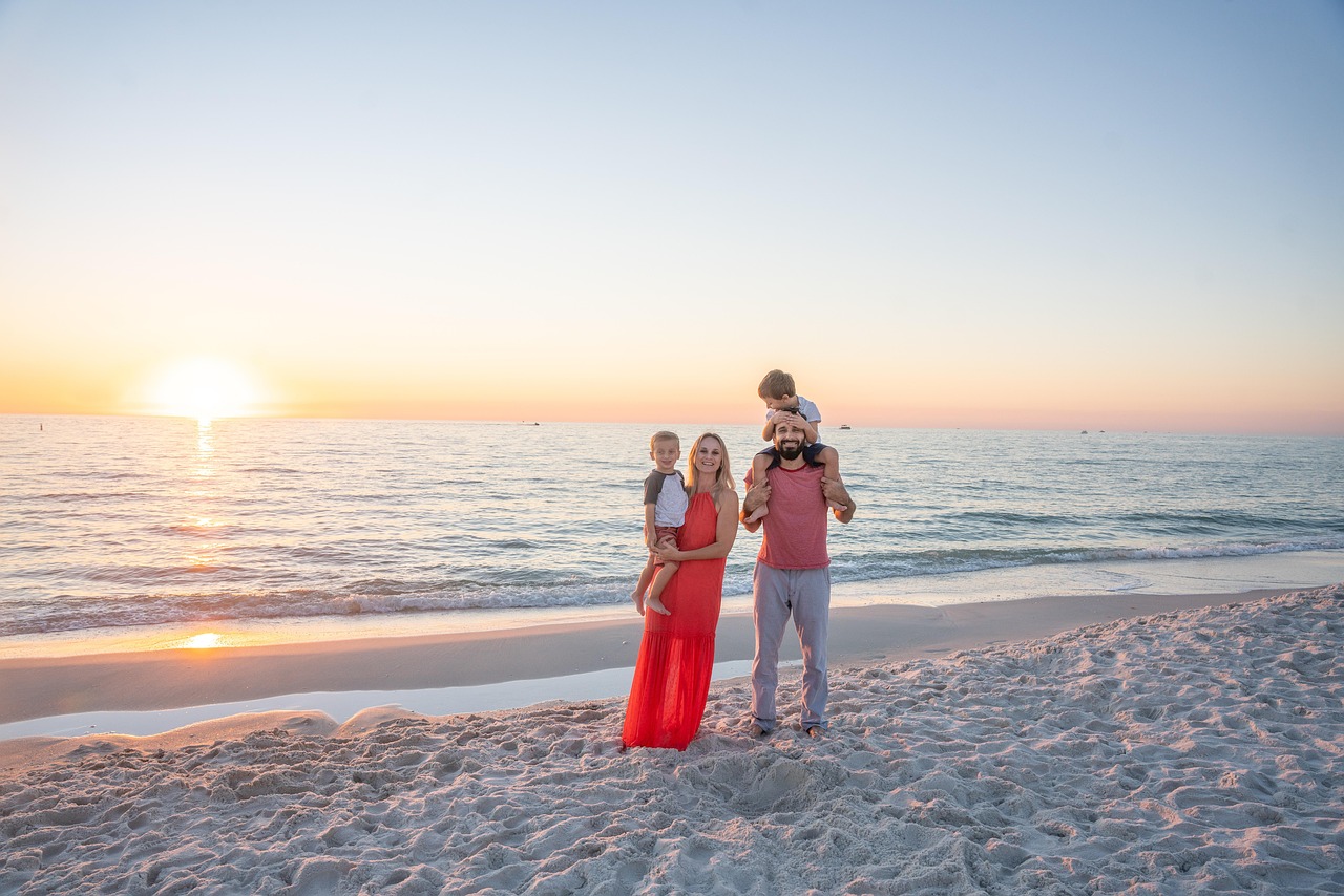 https://alabama-travel.s3.amazonaws.com/partners-uploads/photo/image/67eaf3a522c37a00087927c9/family-7021396_1280.jpg