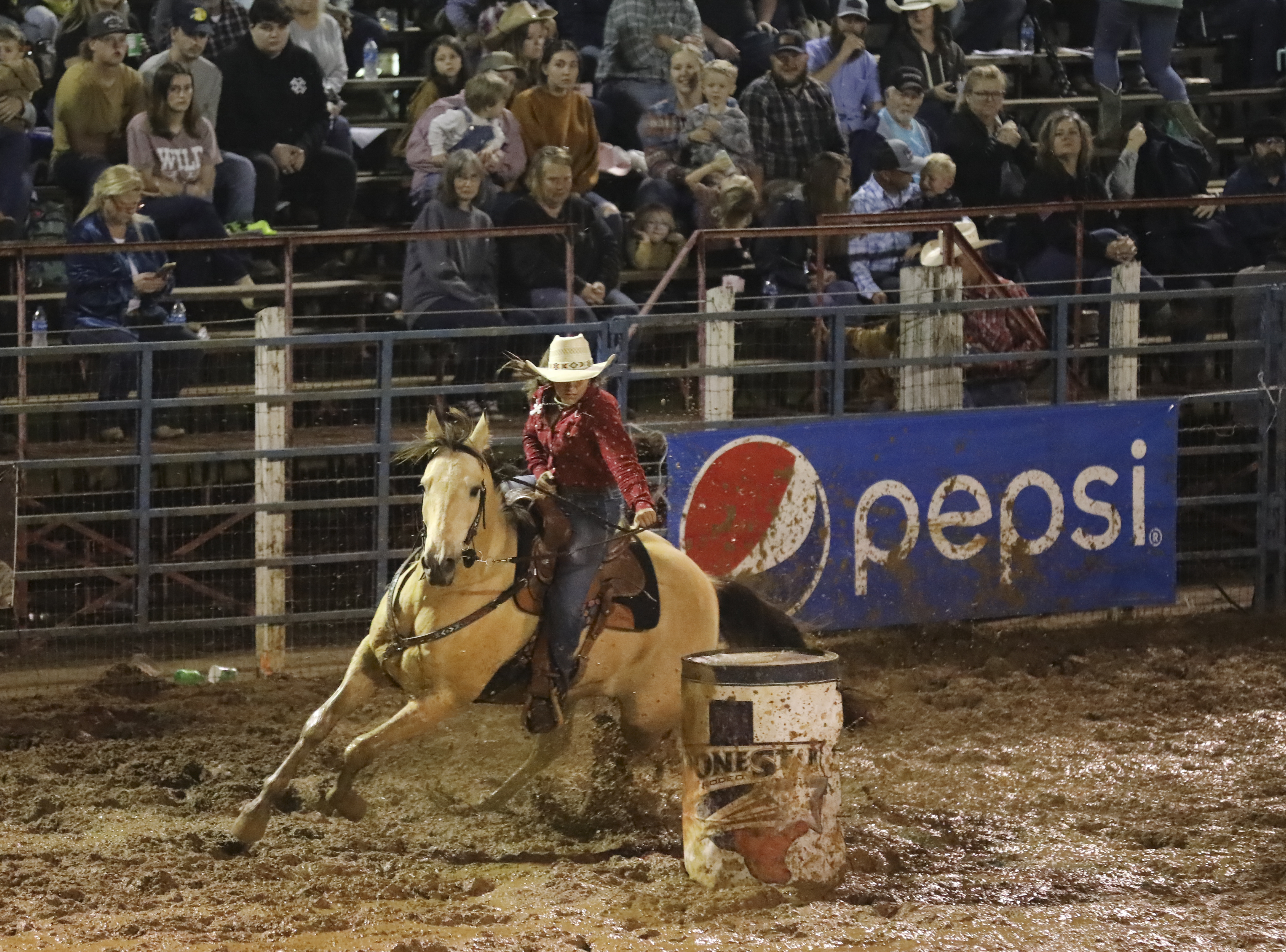 https://alabama-travel.s3.amazonaws.com/partners-uploads/photo/image/68ffd8cf7557ab00021af199/202305-21AnnualLimestoneSheriff’sRodeo(1041)_1.jpg