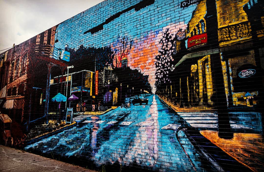 https://alabama-travel.s3.amazonaws.com/partners-uploads/photo/image/6a738eddb6b7e7000242b421/OldMobileandFutureMobile.jpg