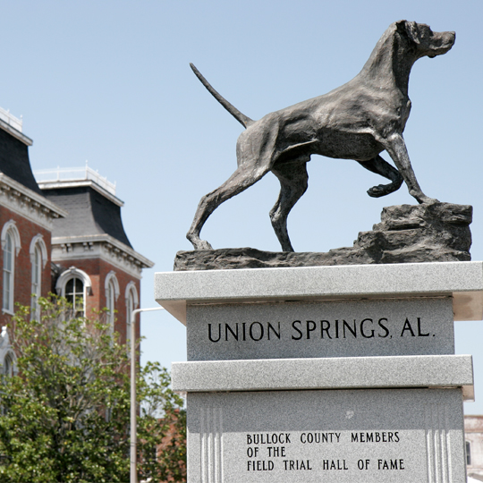 Statue of a dog in Union Springs, Alabama.